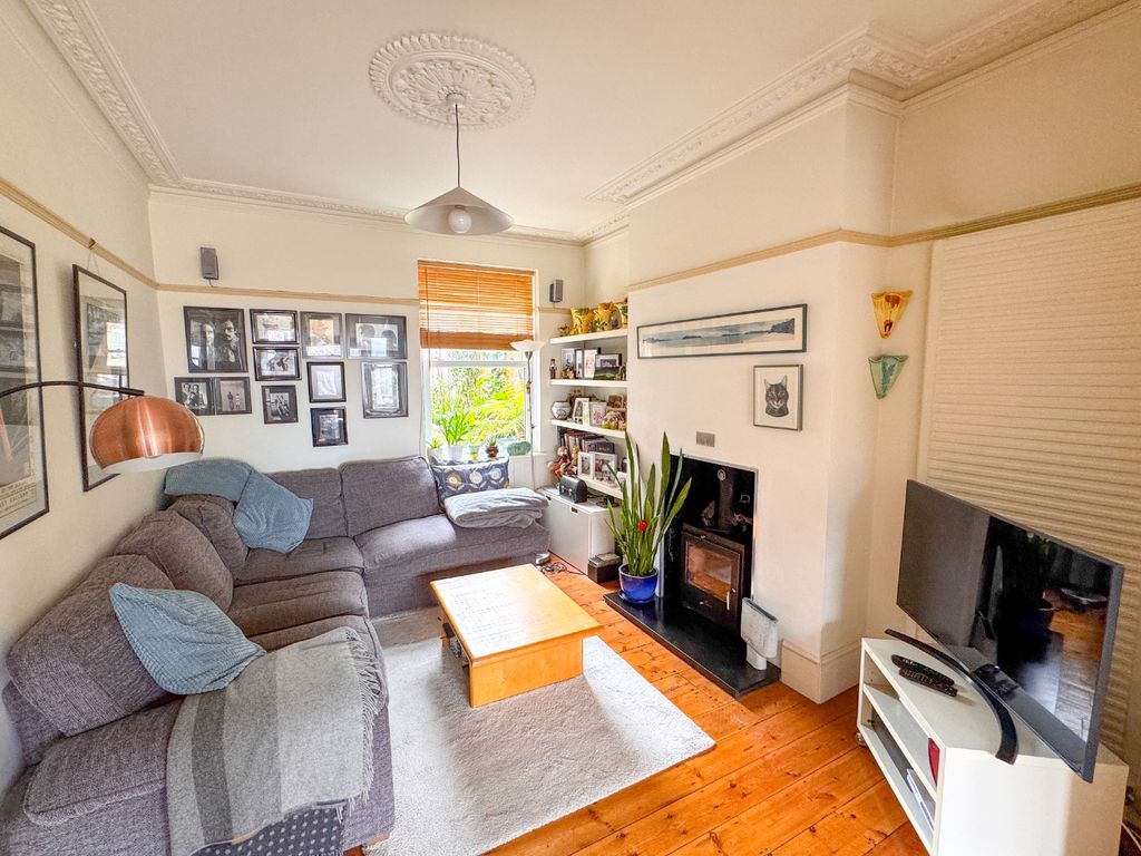 Property photo 2 of 31 296656