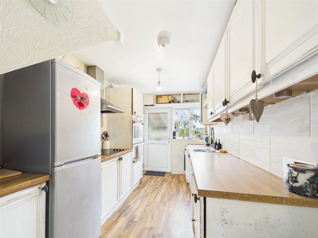 Property photo 2 of 12 Kitchen