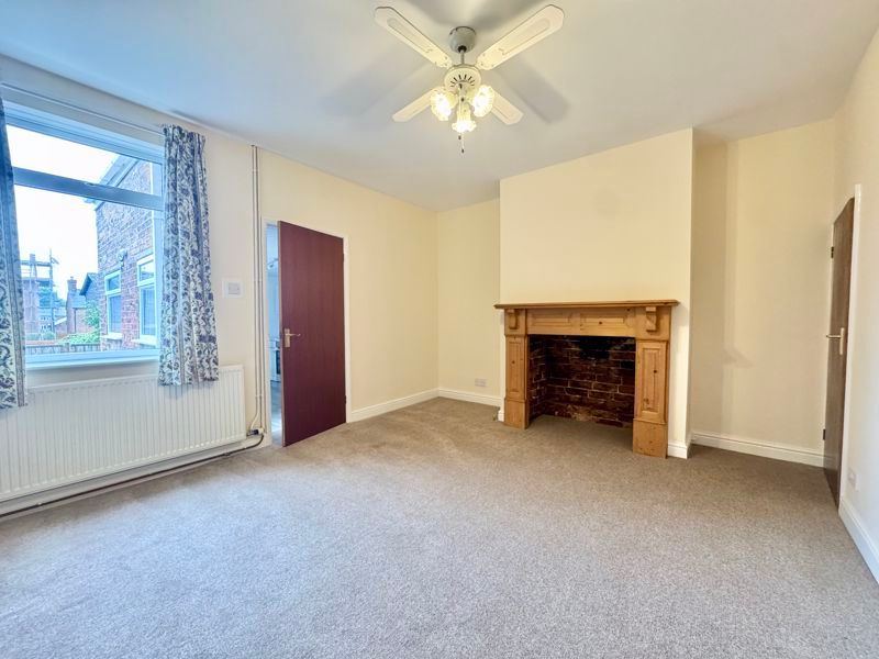 Property photo 3 of 17 Sitting Room