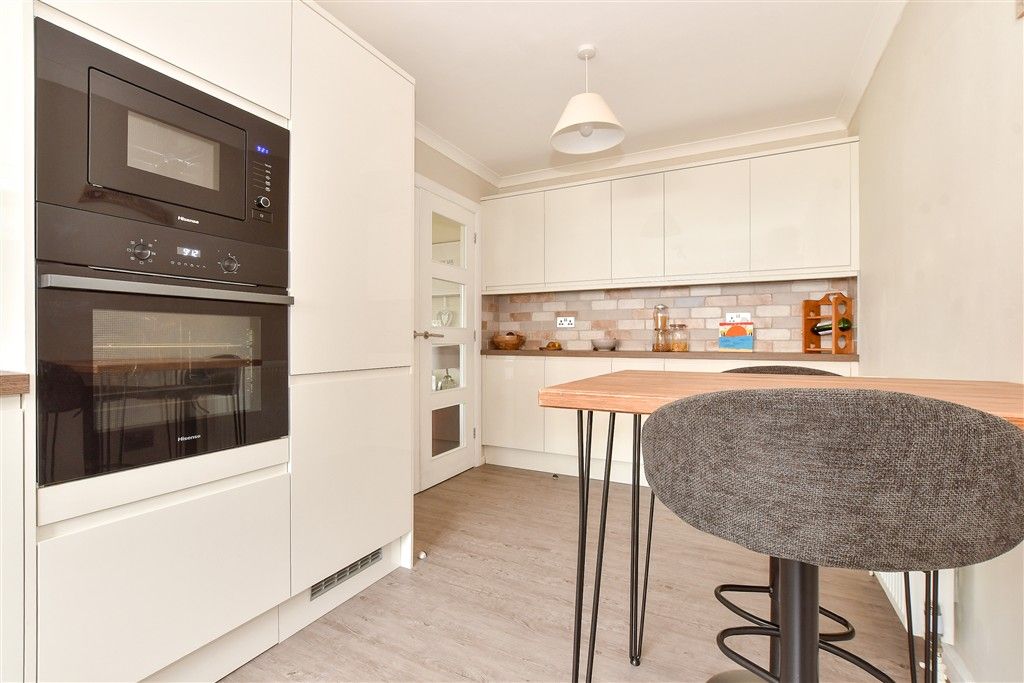 Property photo 2 of 9 Kitchen/Breakfast Room