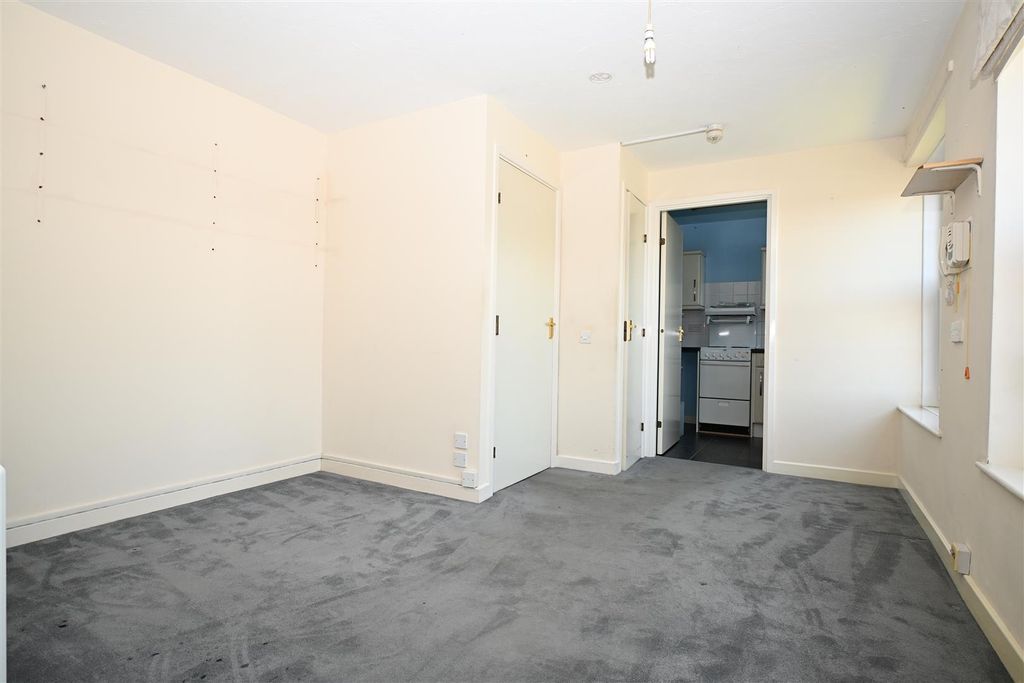 Property photo 3 of 13 Living Room