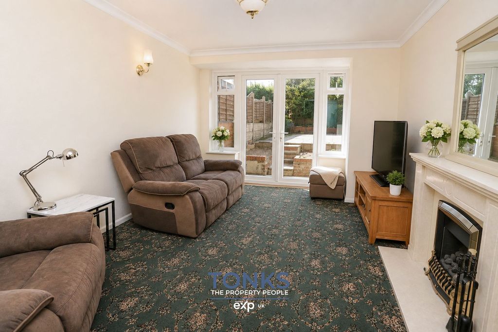 Property photo 2 of 23