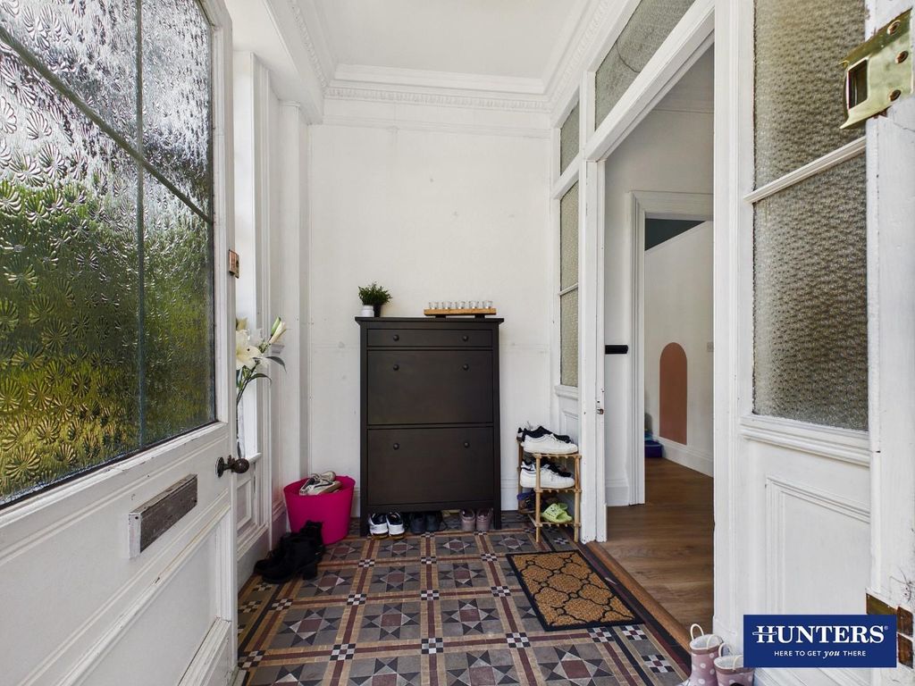 Property photo 2 of 33 Entrance Porch