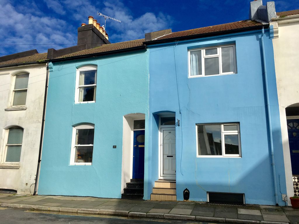 Property photo 1 of 18