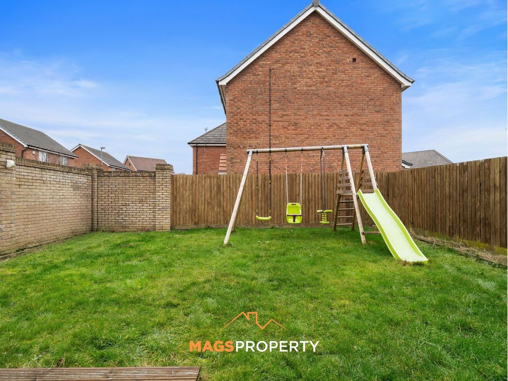 Property photo 3 of 28