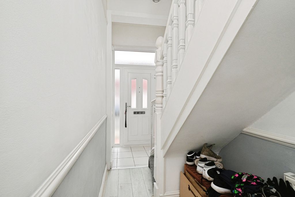 Property photo 2 of 20 Pbox-Img.Jpg