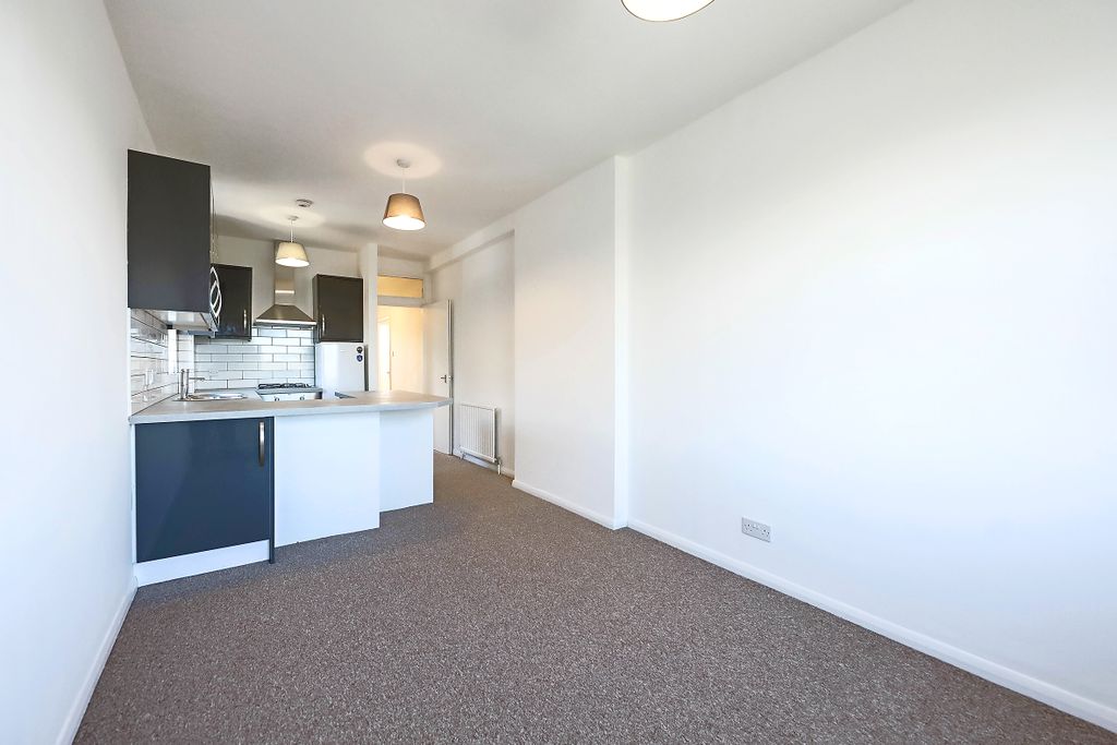 Property photo 3 of 10 Img_6018