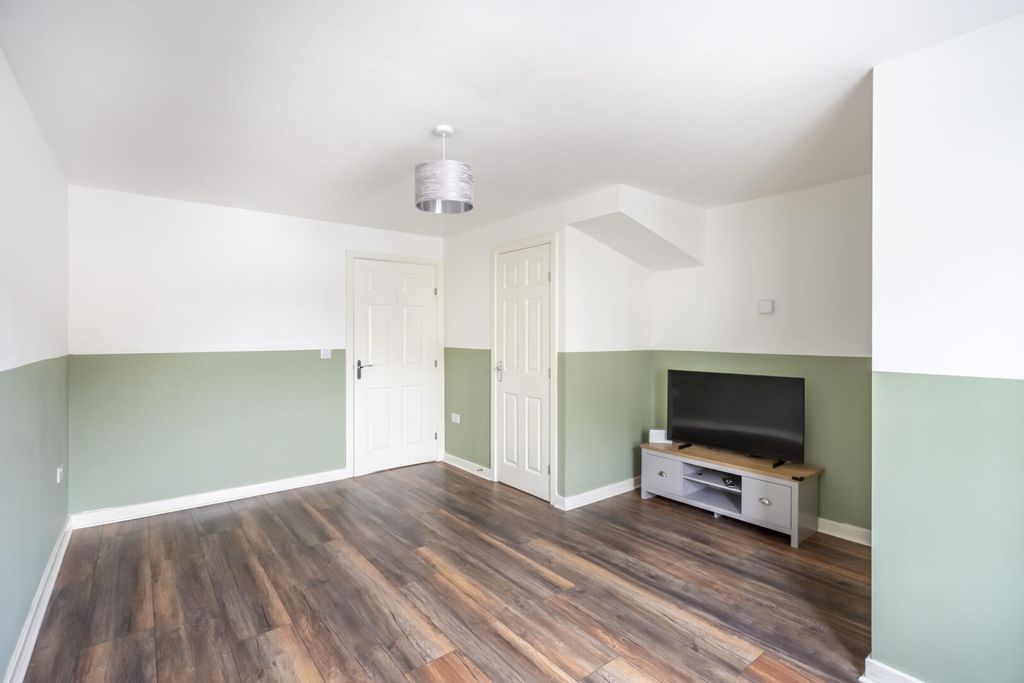 Property photo 3 of 17 Living Room