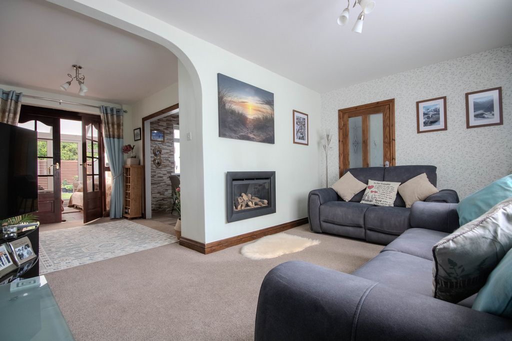Property photo 2 of 22