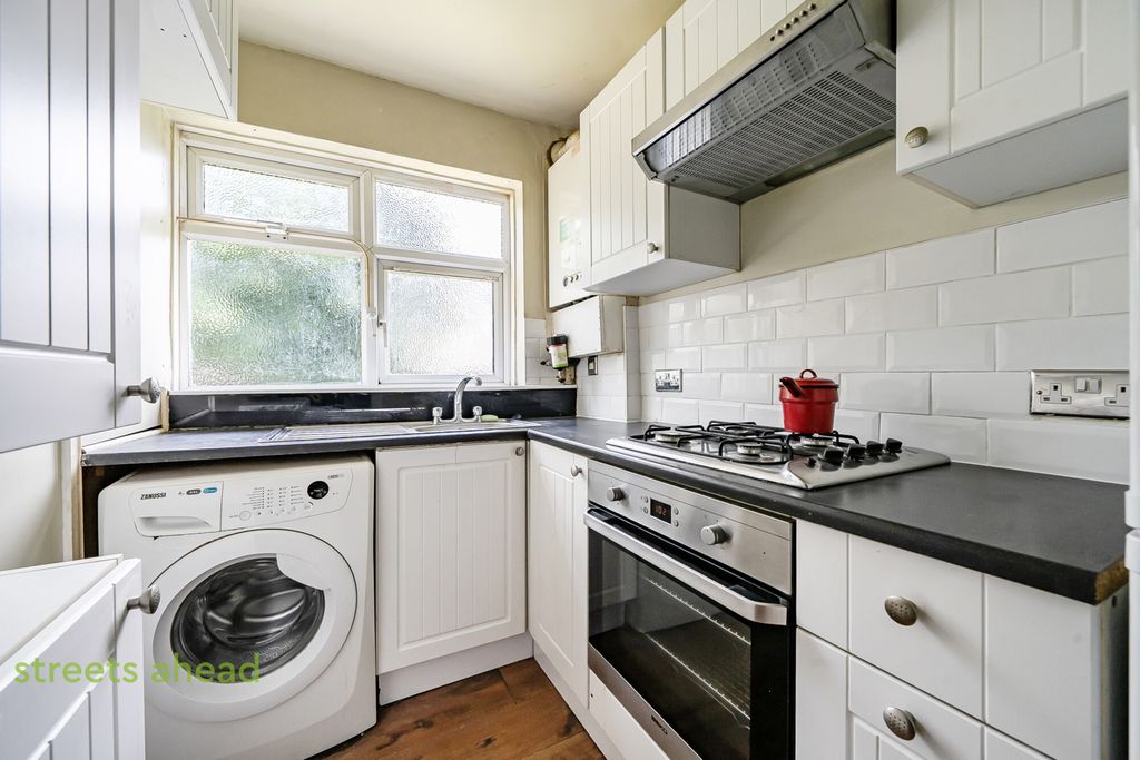 Property photo 3 of 10 6367Bd87-Ede7-49F...