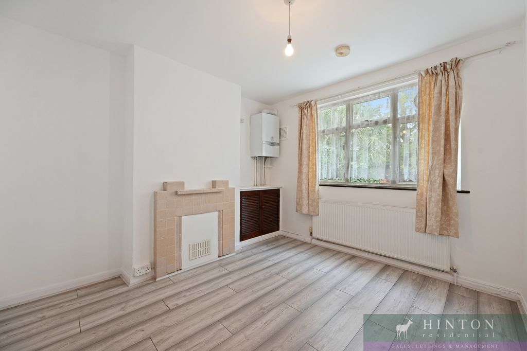 Property photo 3 of 12 6