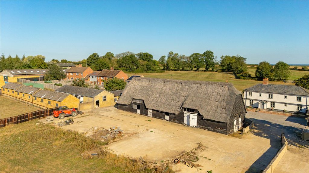 Property photo 3 of 13 Barn