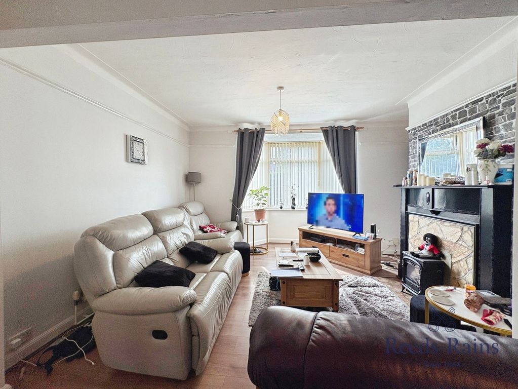 Property photo 3 of 14 Pbox-Img.Jpg