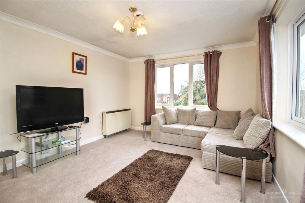 Property photo 3 of 9 Living Room