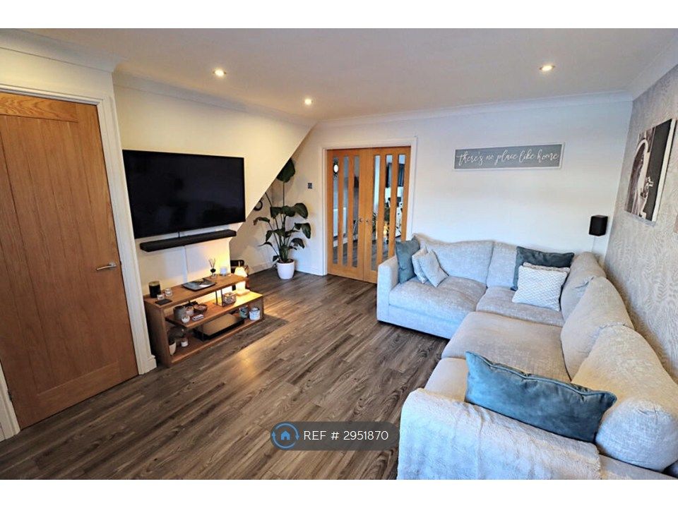 Property photo 3 of 34