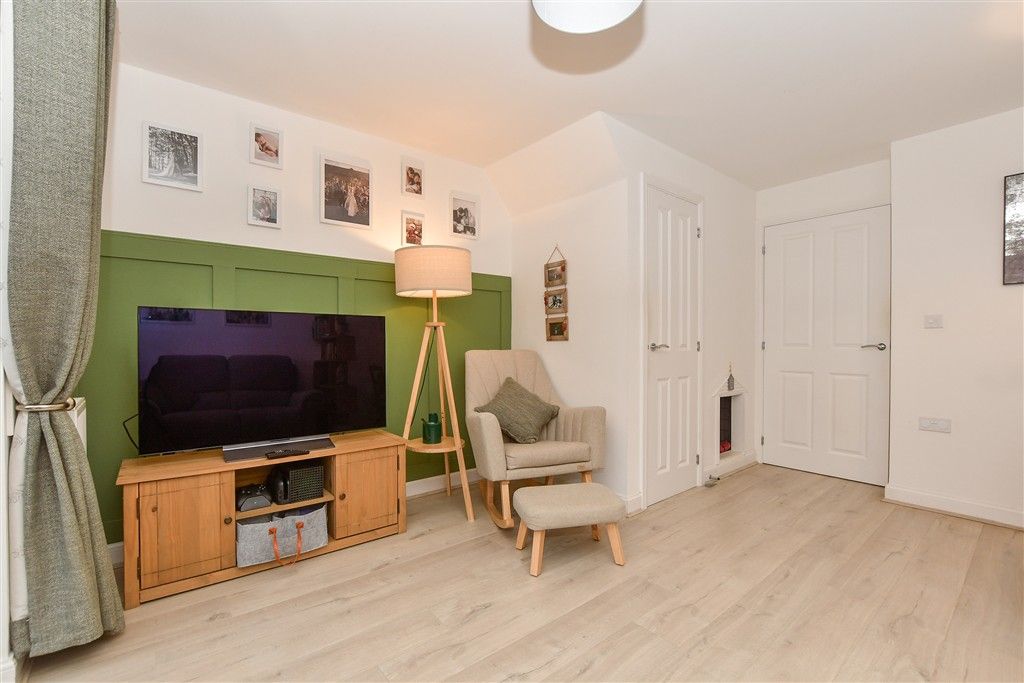 Property photo 3 of 16 Lounge