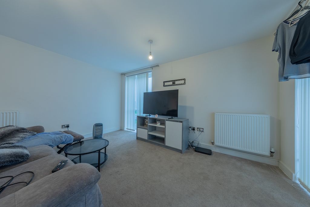 Property photo 2 of 21