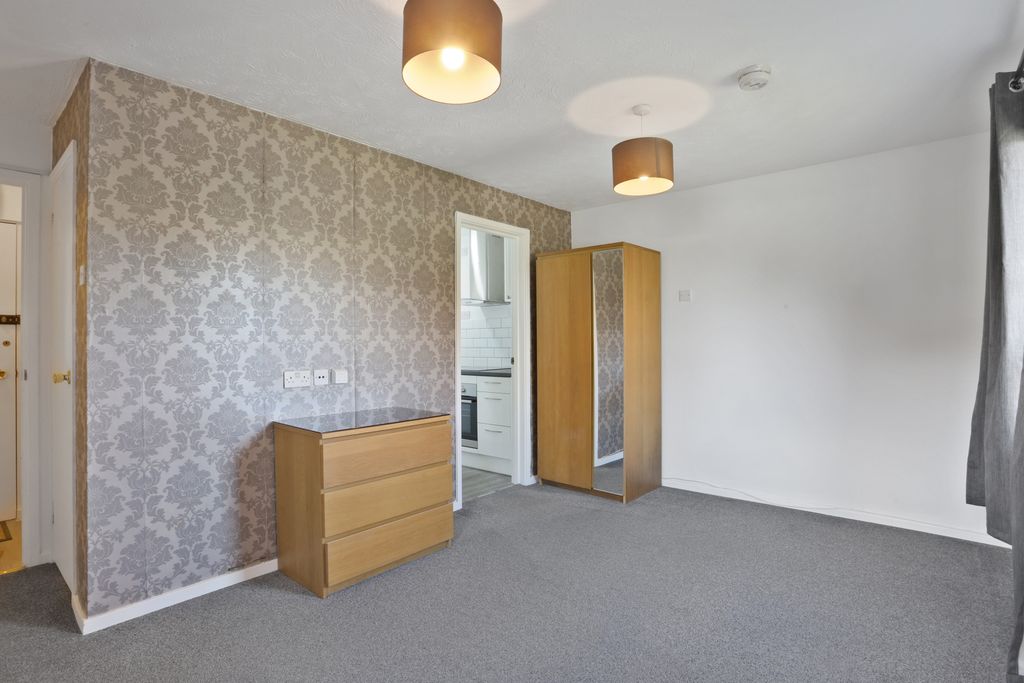 Property photo 3 of 8