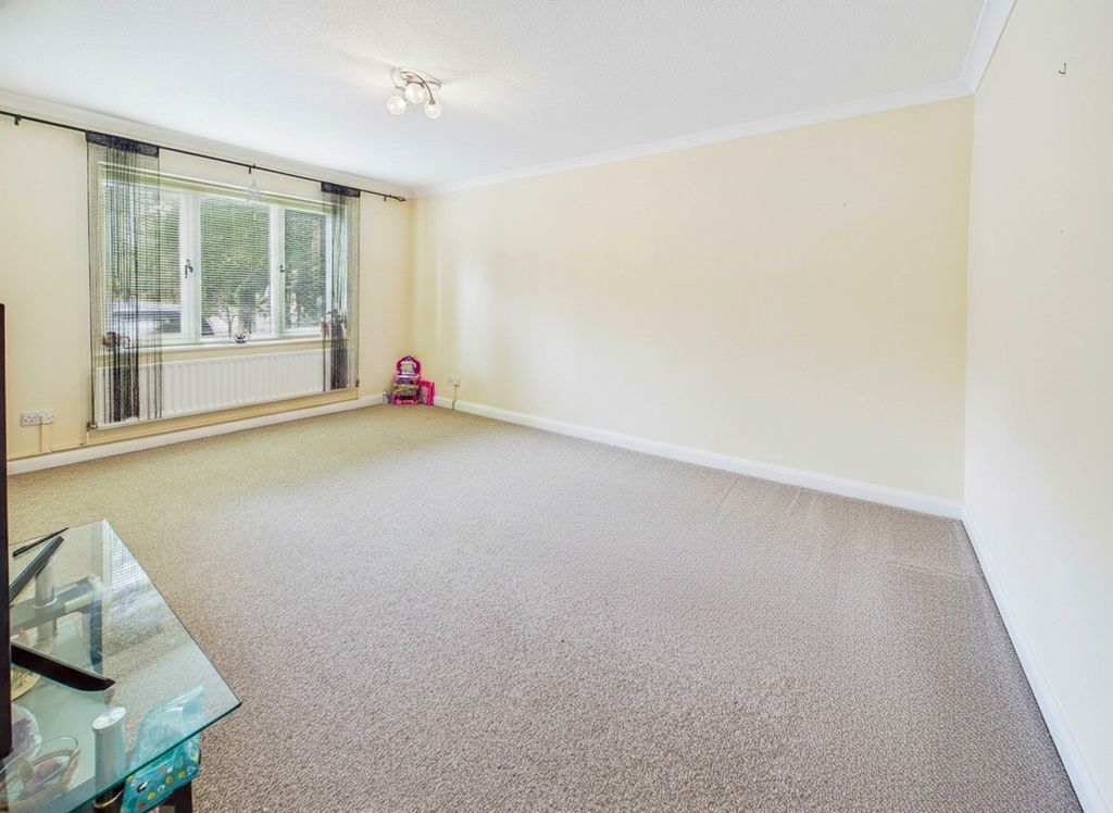 Property photo 2 of 12 Cam03624G0-Pr0203-Still008-001
