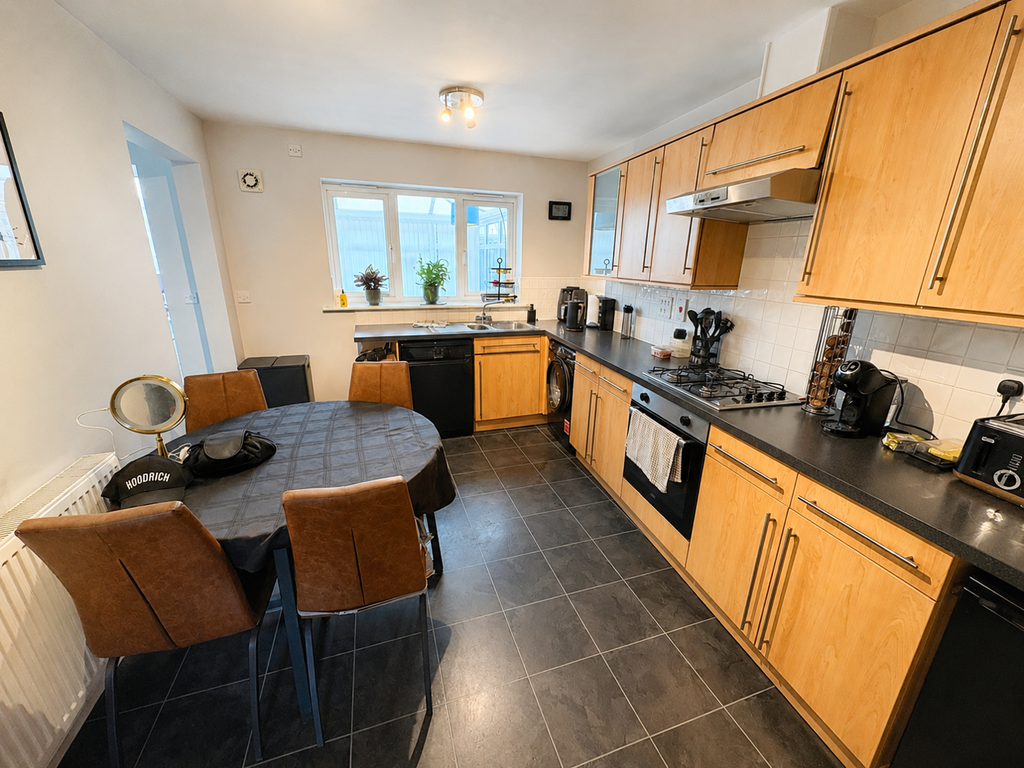 Property photo 2 of 15 Kitchen