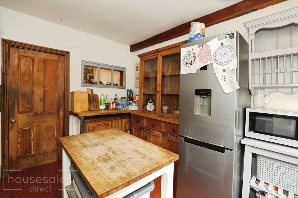 Property photo 3 of 16