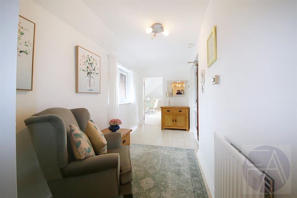 Property photo 2 of 16 4676882