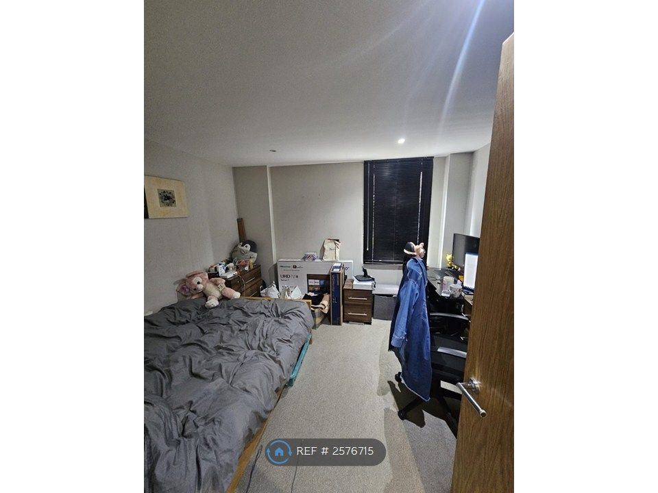 Property photo 3 of 6 Master Bedroom