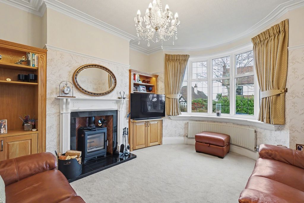 Property photo 2 of 23 4703355