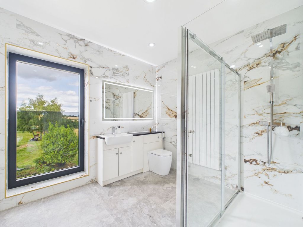 Property photo 3 of 39 Shower Room
