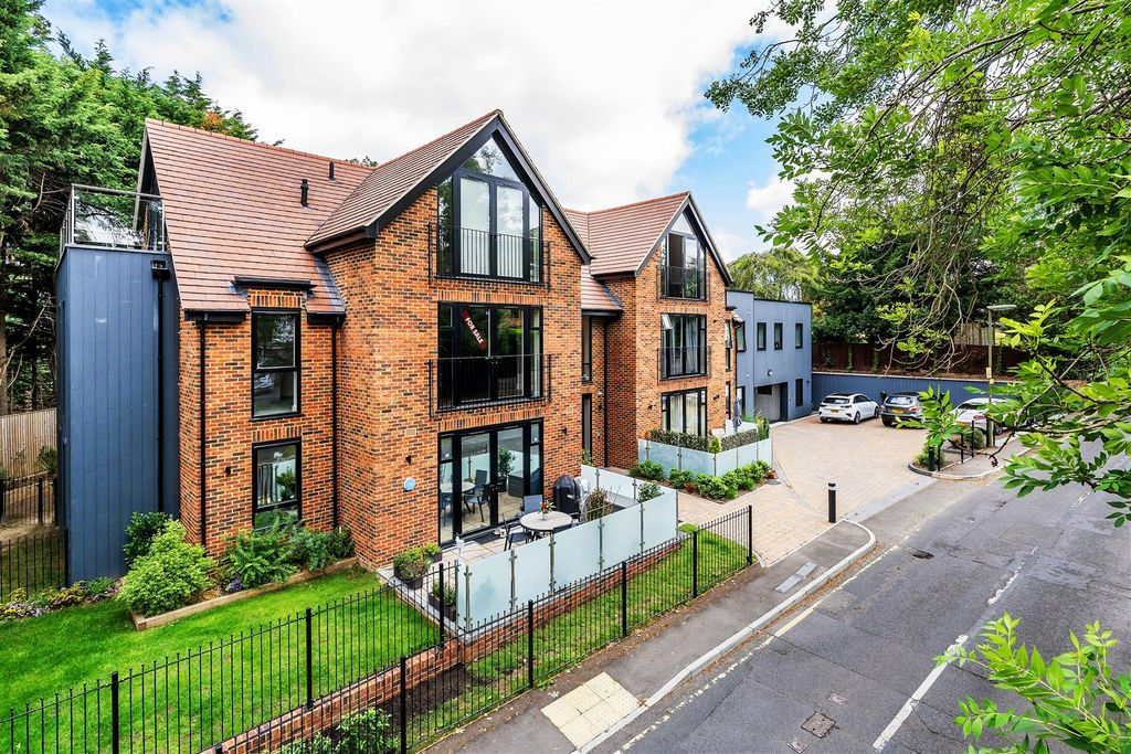 Property photo 1 of 16 One-Parkers-Hill-3.Jpg