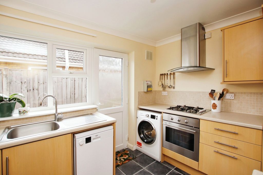 Property photo 2 of 18 4914751