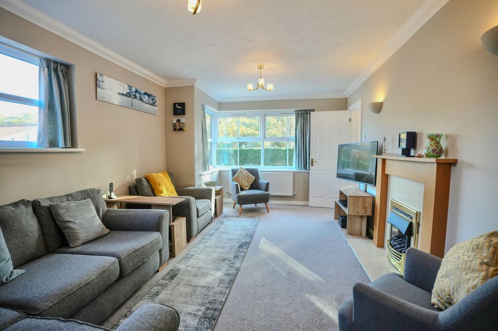 Property photo 2 of 30