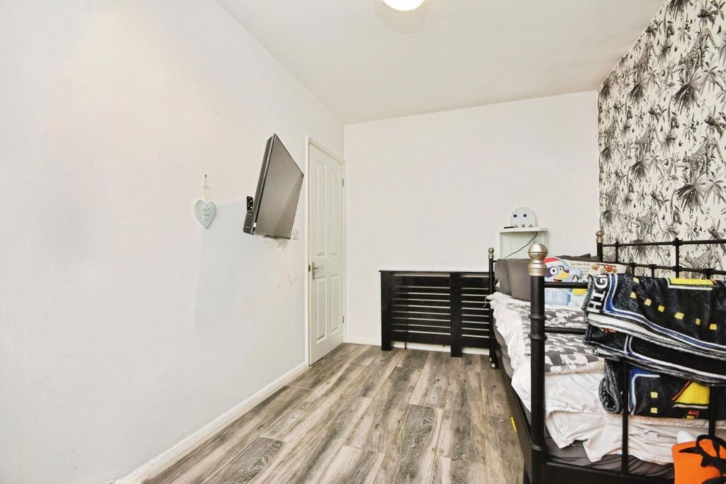Additional image 12 of 2 bed flat for saleTower Hill, Brentwood CM14