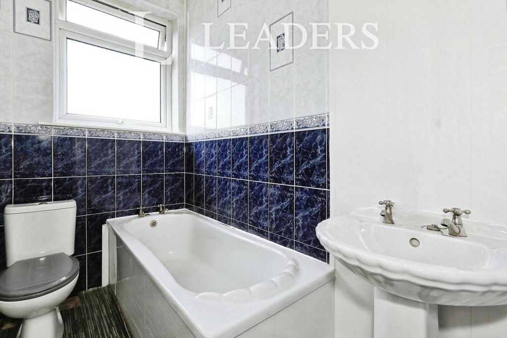 Property photo 3 of 10 Pbox-Img.Jpg