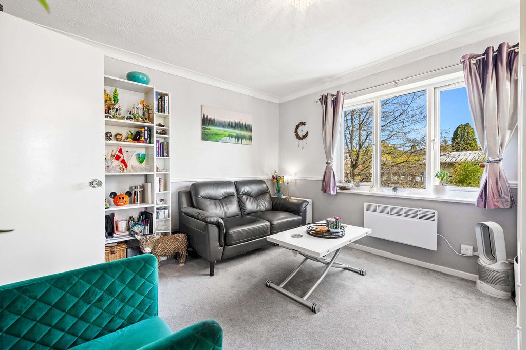 Property photo 3 of 11