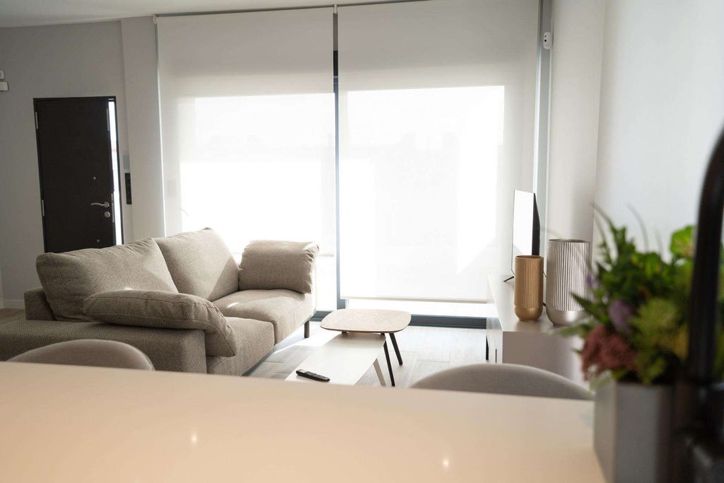 Property photo 3 of 41