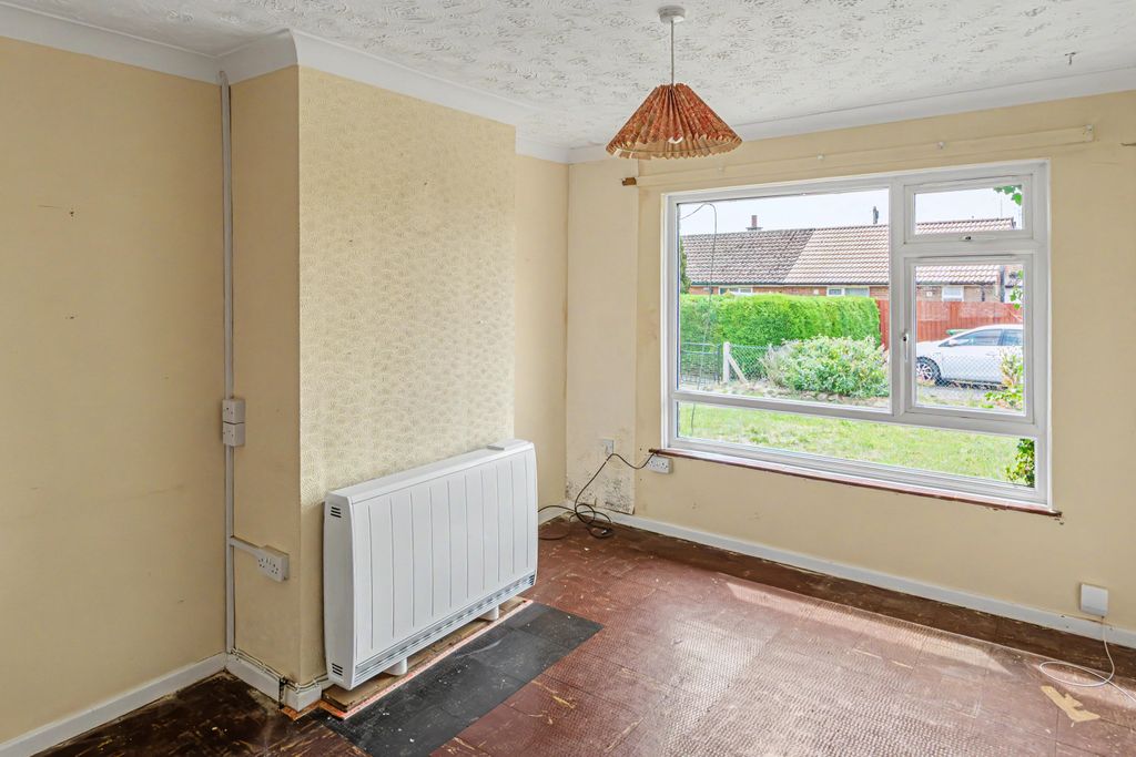 Property photo 3 of 14 122 Reids Piece, Purton, Wiltshire, Sn5 4Ay