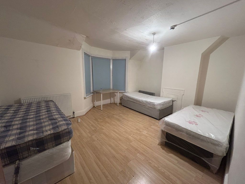 Property photo 1 of 2