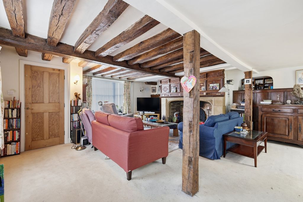 Property photo 2 of 27