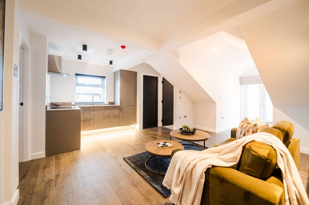 Property photo 2 of 41