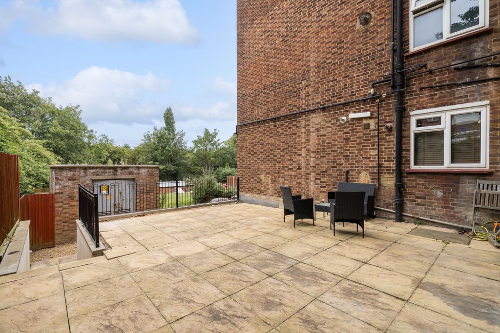 Property photo 3 of 13