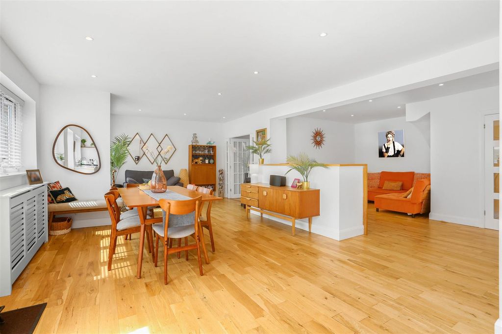 Property photo 2 of 33 1494936894 - 21.Jpg
