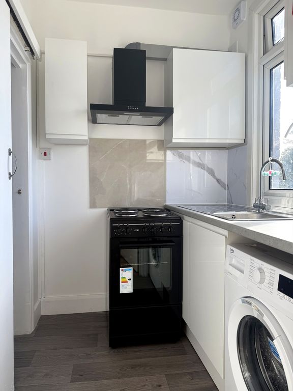 Property photo 1 of 3