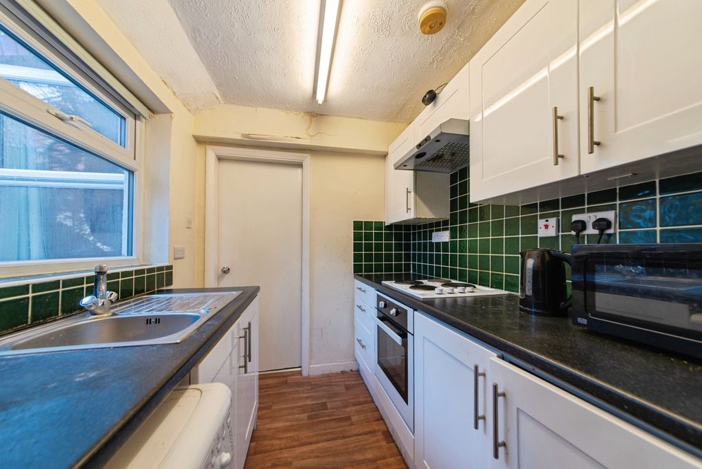 Property photo 3 of 17 Pbox-Img.Jpg