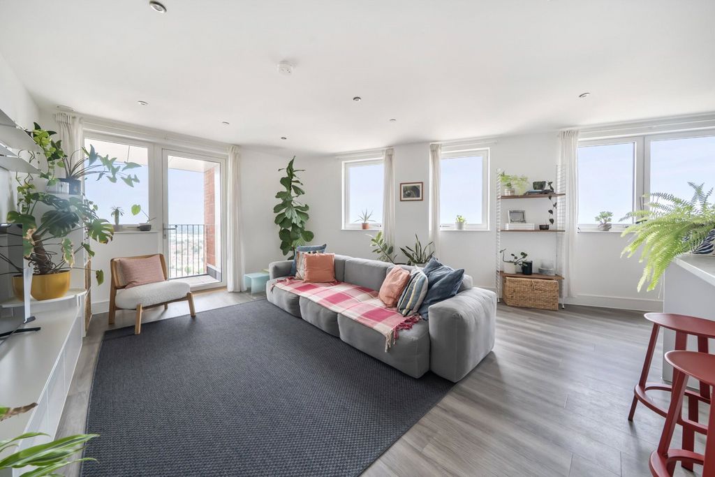 Property photo 1 of 23 1461135-20-6A2Fc7...