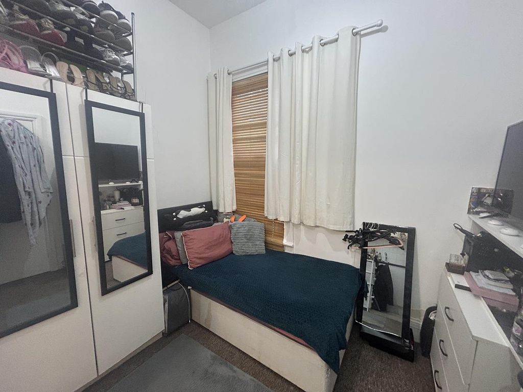 Property photo 2 of 4