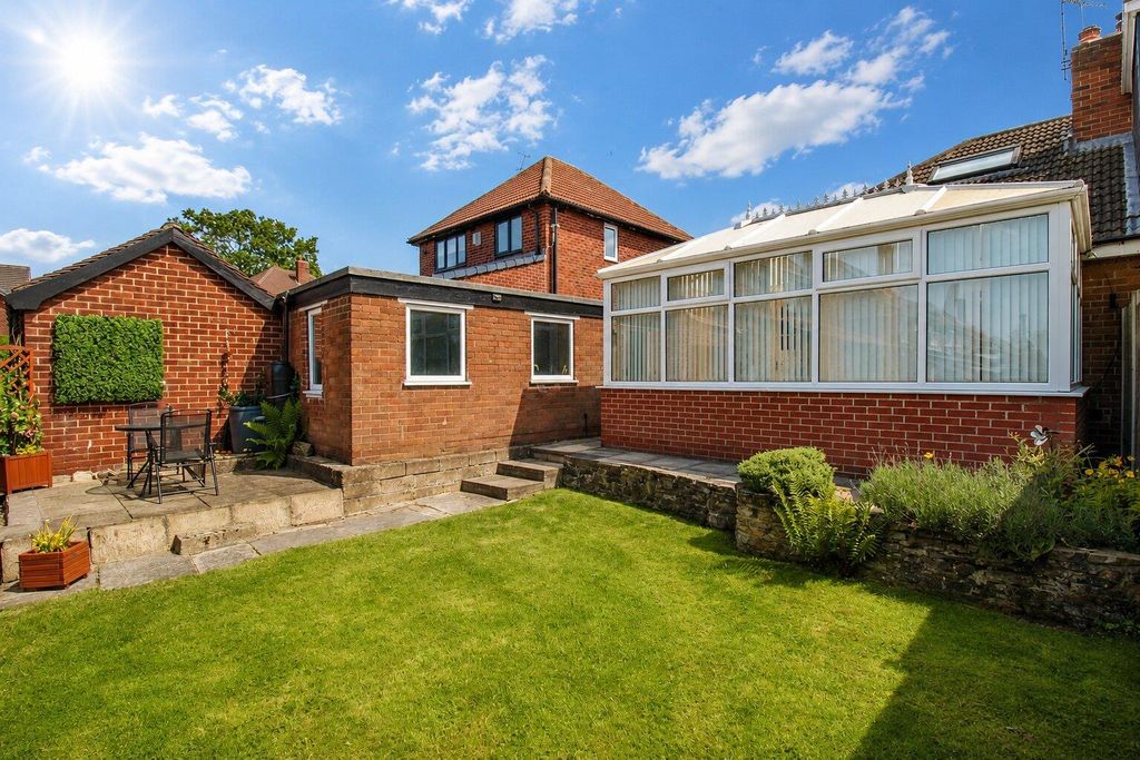 Property photo 2 of 15 Outside