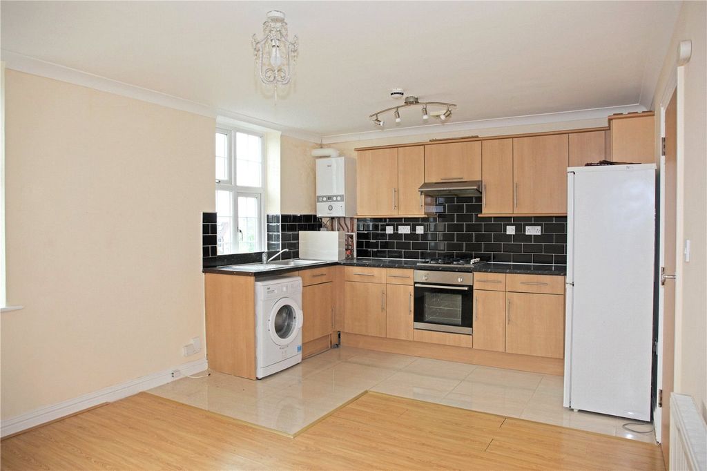 Property photo 2 of 11 Living/Kitchen