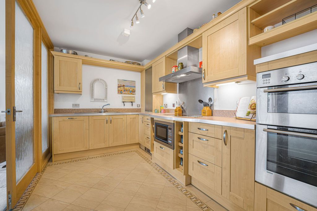 Property photo 2 of 27 Kitchen