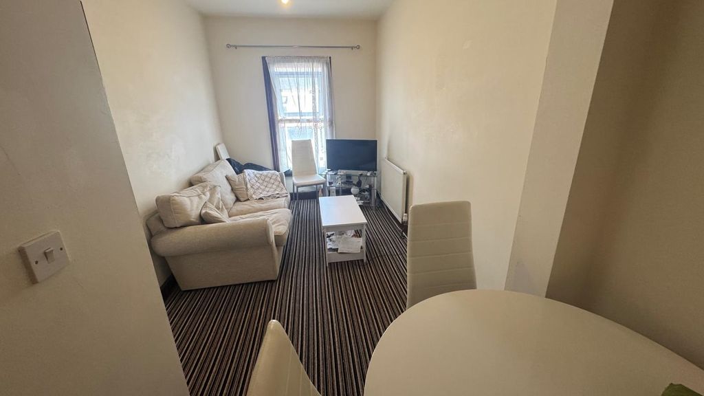 Property photo 2 of 11 Image